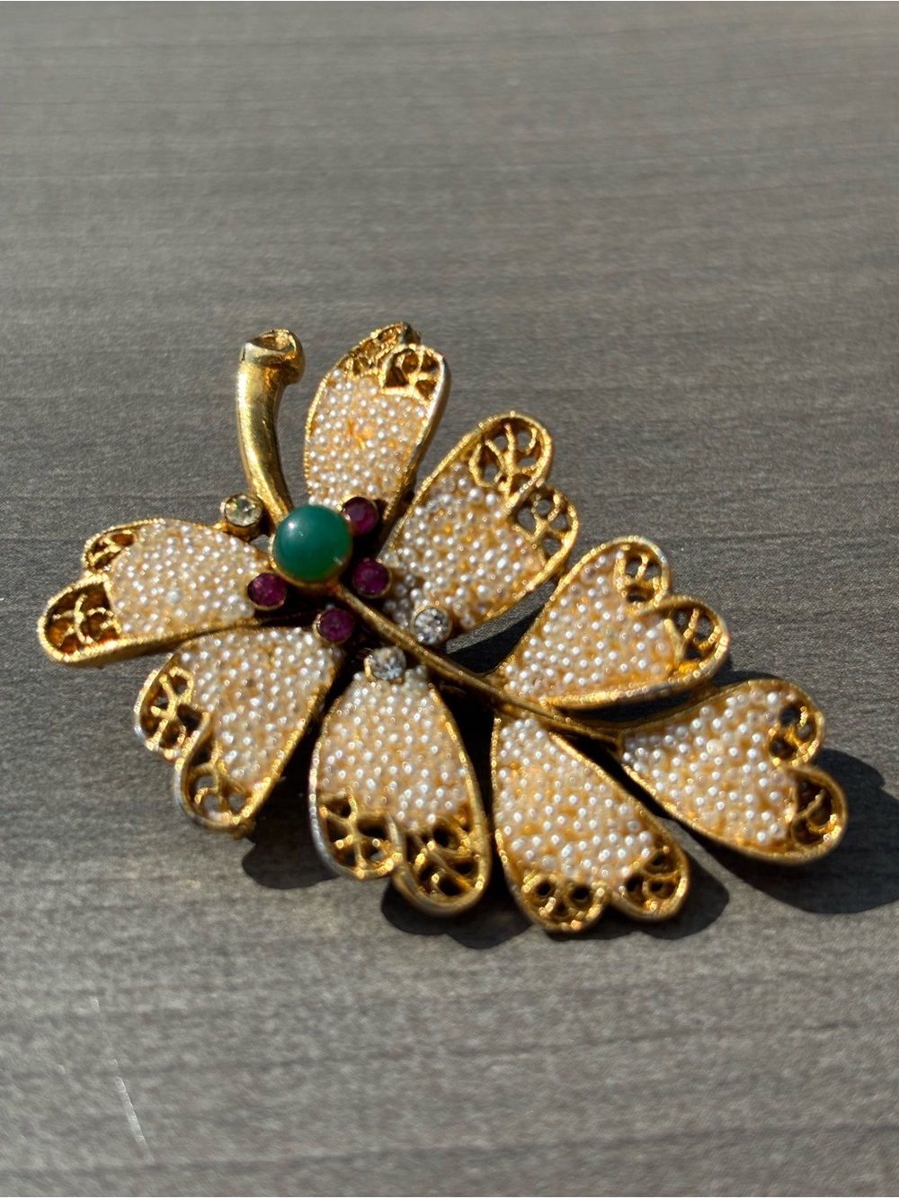 BSK Vintage Signed Gold-Tone Leaf Brooch with White Beaded Detail Green Center